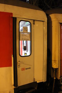Affichette EuroNight EN 447 sur le wagon 178 du train de nuit EuroNight 447 Oberhausen – Varsovie, en gare de Cologne