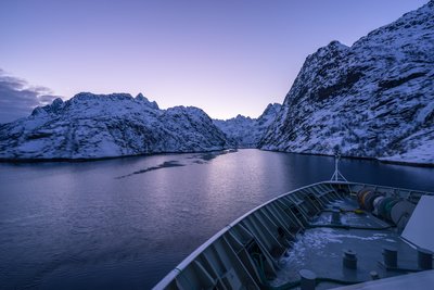 Hurtigruten dans le Trollfjord