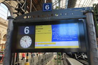 Écran annonçant le EC-345-2 en gare de Budapest Keleti (Hongrie)