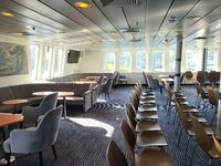 Salle de lecture et de conférences, qui fait aussi bar à bord du ferry Hurtigruten (Navire Vesterålen)