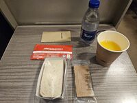 Collation offerte dans un train Frecciarossa en classe business entre Milano Centrale et Roma Termini