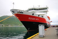 Poupe du navire Richard With (Hurtigruten) dans le port de Tromsø (Norvège)
