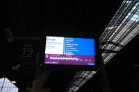 Écran au départ des trains de nuit « Intercités de Nuit 3971 » Paris ➔ Latour-de-Carol et « Intercités de Nuit 3733 » Paris ➔ Perpignan ➔ Port-Bou. Trains complets