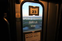 Vue sur la mer depuis le train de nuit « Intercités de Nuit » Paris ➔ Perpignan ➔ Port-Bou, entre Narbonne et Perpignan