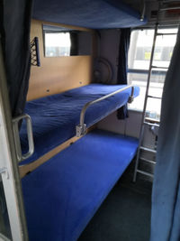 Compartiment 6 couchettes dans le train de nuit NightJet NJ464 Graz ⇄ Zurich