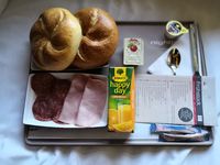 Petit-déjeuner en cabine indivduelle à bord du train de nuit NightJet NJ464 Graz ⇄ Zurich