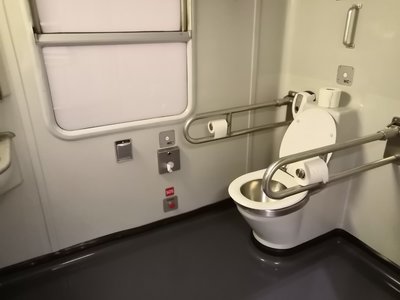 Toilettes personnes à mobilité réduite
