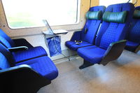 Carré de quatre sièges dans wagon de seconde classe du train Øresundståg entre Copenhague et Göteborg