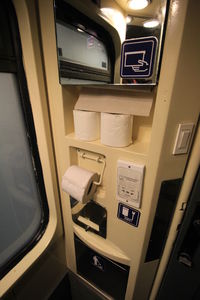 Papier toilettes à bord du train de nuit EN463 Kálmán Imre de Munich à Budapest