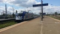 Arrivée du train de nuit EuroNight 447 Oberhausen – Varsovie en gare de Warszawa Zachodnia. Locomotive ICC PKP Intercity 5 370 005 1251