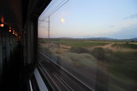Paysage vu du train de nuit « Intercités de Nuit » Paris ⇄ Perpignan ⇄ Port-Bou, entre Narbonne et Perpignan