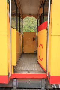 Portière du train jaune de Cerdagne