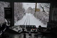 Cabine de conduite du tramway du Mont-Blanc (motrice Jeanne). La cabine est toujours orientée vallée, donc à l’arrière du train lors de l’ascension