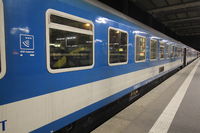 Extérieur d’un wagon lit du train de nuit EN463 Kálmán Imre de Munich à Budapest (pas de Wi-Fi malgré le logo)